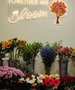 בעיצוב השוזרת חנות פרחים