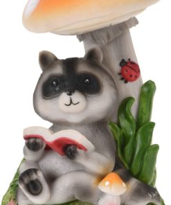 דביבון קורא ספר על פטריה