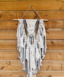 מקרמה לבן אפור