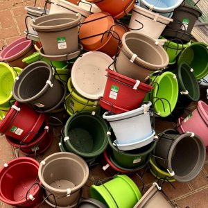 עציץ גפן למעקה