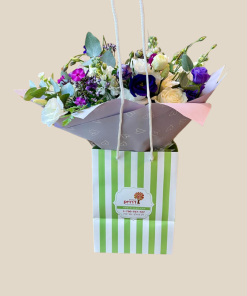 לבן עם נגיעות סגול ארוז