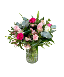 בוקט ורדים בצבע רקע לבן